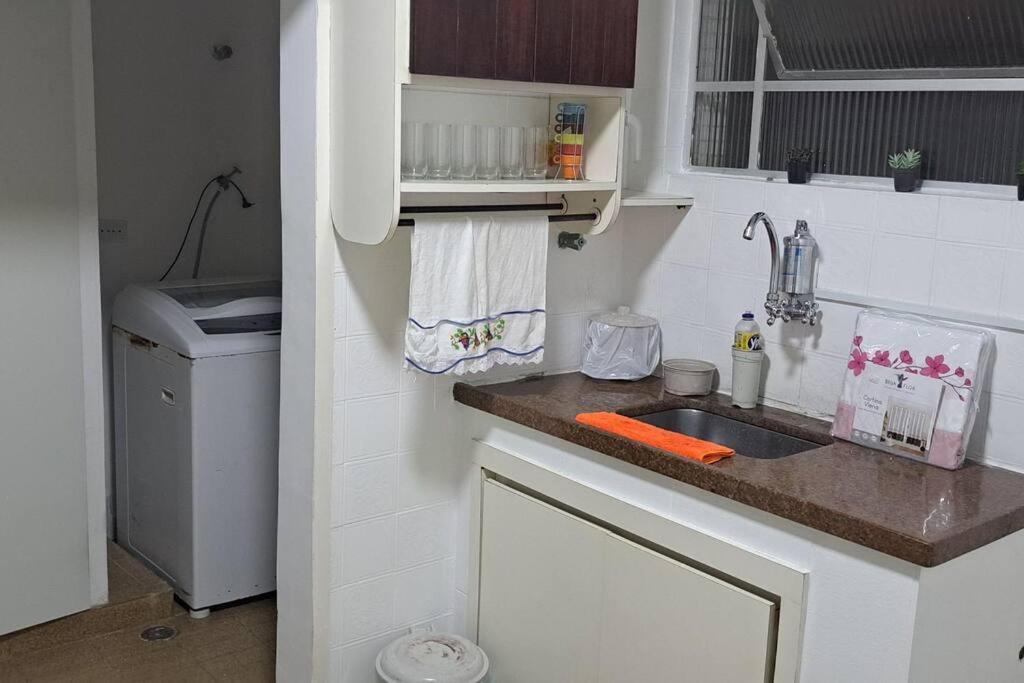 Apartamento Charmoso A 400Mts Da Praia Da Enseada Guarujá Exterior photo